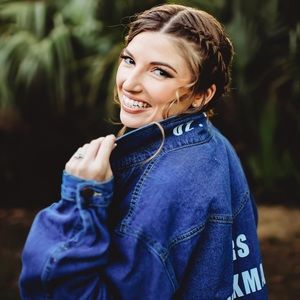 Meet your Posher, Angelina